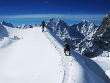 lobuche-peak-climbing 