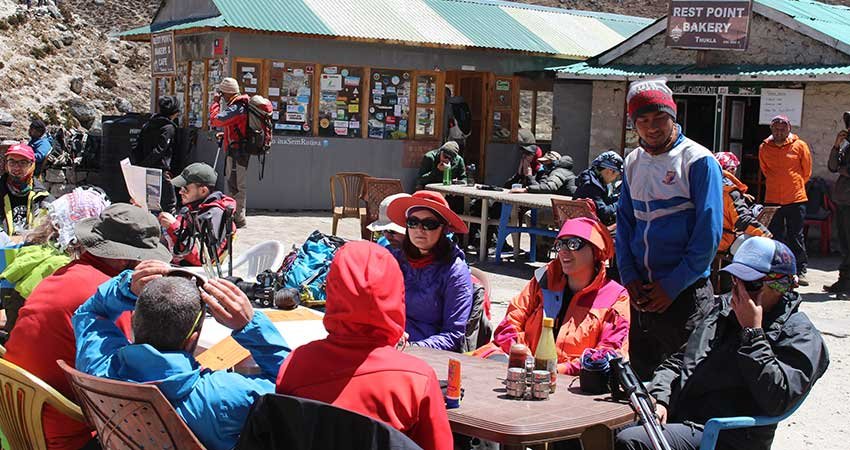 lunch-stop-at-Thukla.jpg