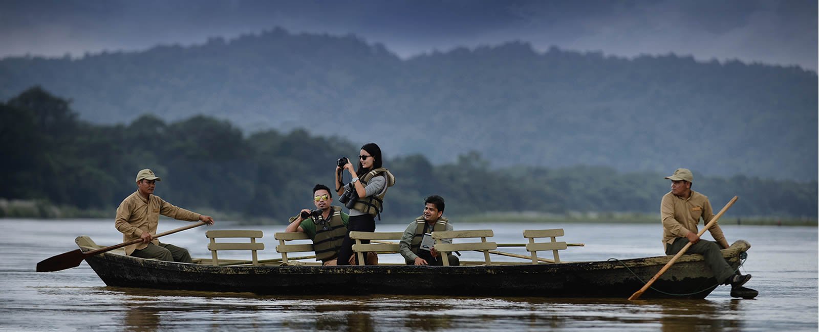canoe-ride-in-chitwan 